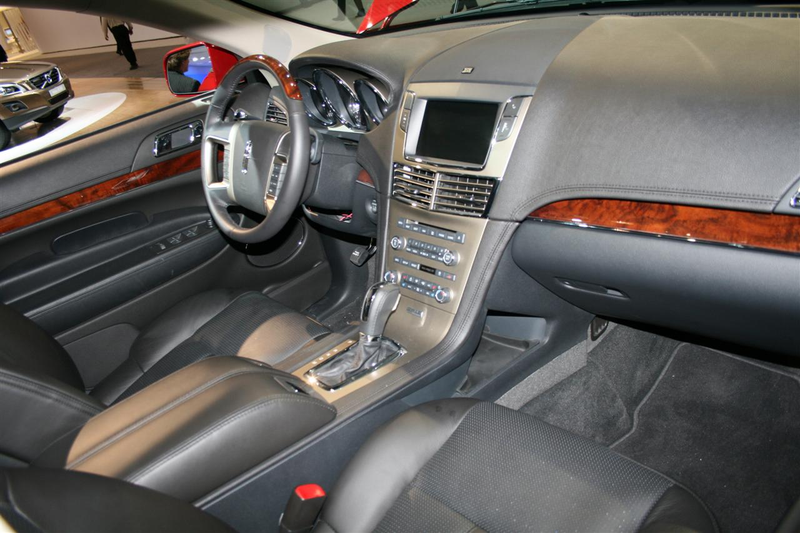 Illustration for article titled 2010 Lincoln MKT: Crossover For The Super-Segmented Masses